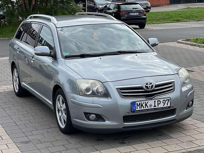 Grau Gebraucht 2008 Toyota Avensis Kombi | 2.350 € (Fairer Preis) - Bild 1/4