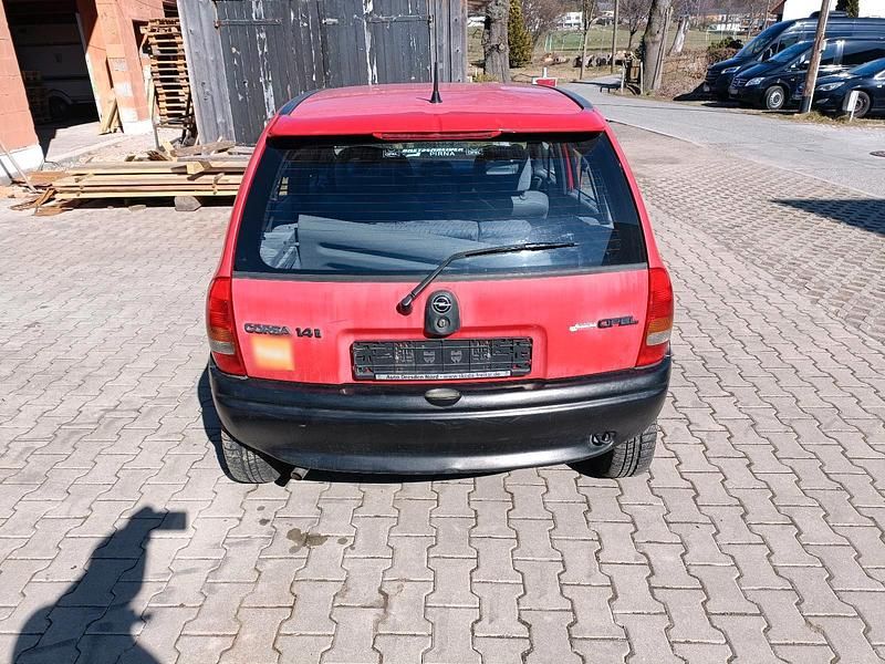 Gebraucht Opel Corsa 60 PS (44 kW) 1996 Rot Kleinwagen