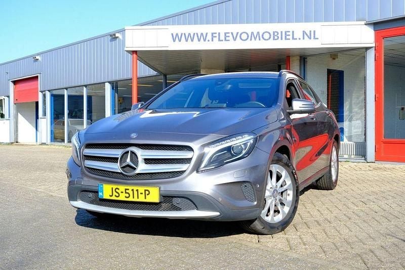Gebraucht Mercedes GLA180 Edition 109 PS (80 kW) 2016 Grau SUV