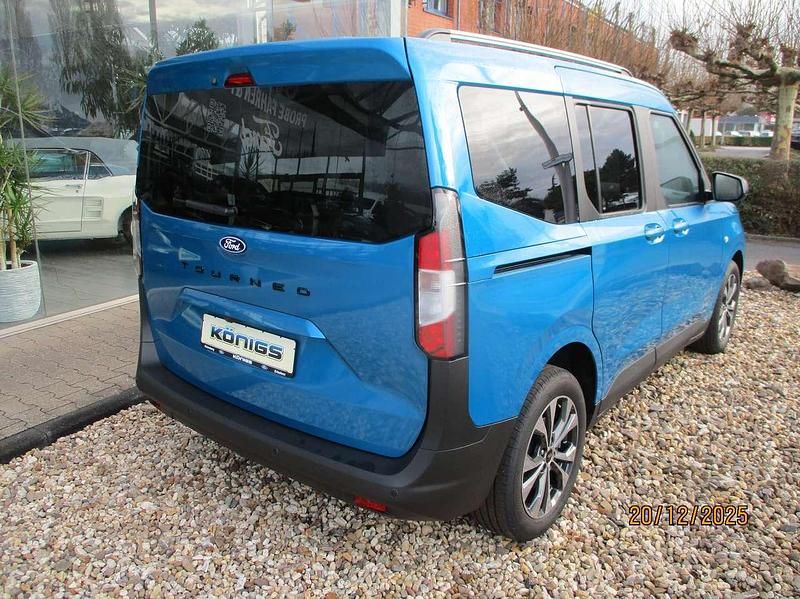 Neu Ford Tourneo Courier Titanium 125 PS (91 kW) 2025 Digital aqua blue Van / Kleinbus