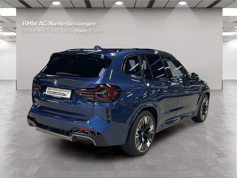 Gebraucht BMW iX3 Impressive 210 kW (286 PS) 2022 Blau SUV