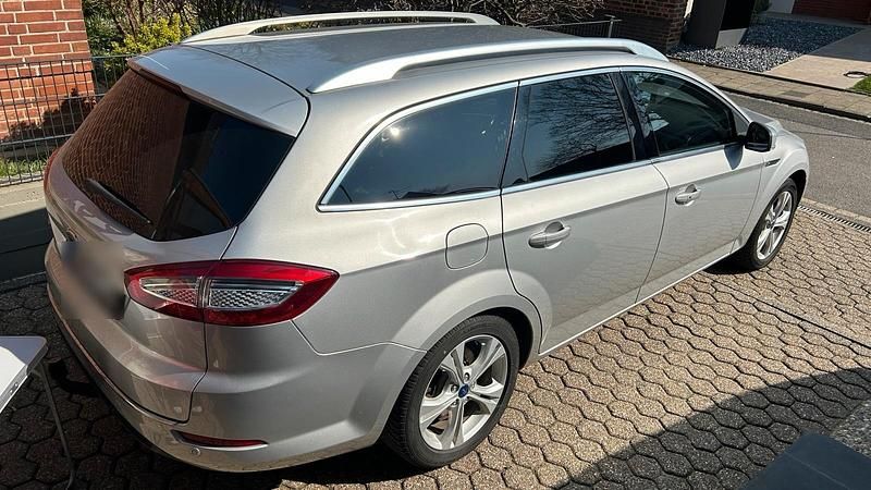 Gebraucht Ford Mondeo Titanium 163 PS (119 kW) 2011 Silber Kombi
