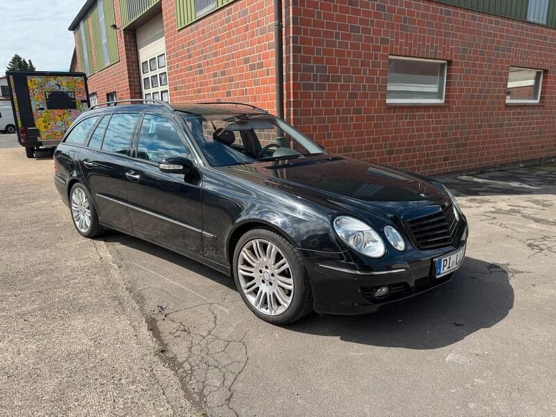 Schwarz Gebraucht 2006 Mercedes E320 Kombi | 5.850 € (Etwas zu teuer) - Bild 1/4