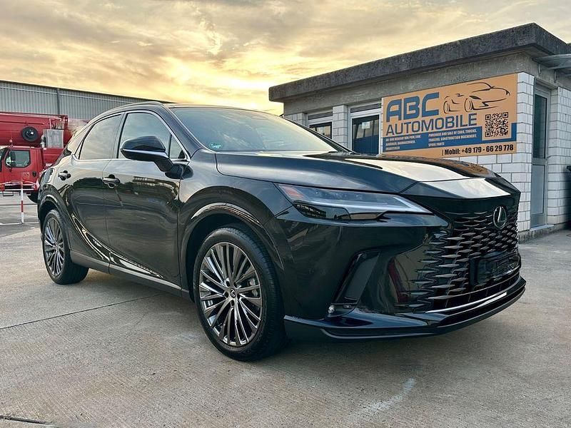 Schwarz Gebraucht 2024 Lexus RX450 E-FOUR Luxury Line SUV | 75.990 € (Teuer) - Bild 1/4