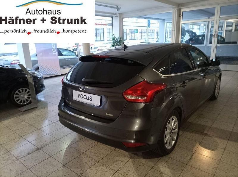 Gebraucht Ford Focus Titanium 101 PS (74 kW) 2017 Grau Limousine