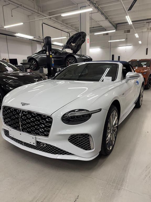 Neu Bentley Continental Mulliner 782 PS (575 kW) 2026 Weiß Cabrio