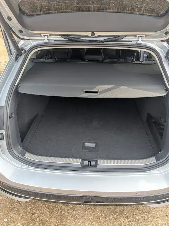 Gebraucht VW Passat Elegance 150 PS (110 kW) 2024 Silber Kombi