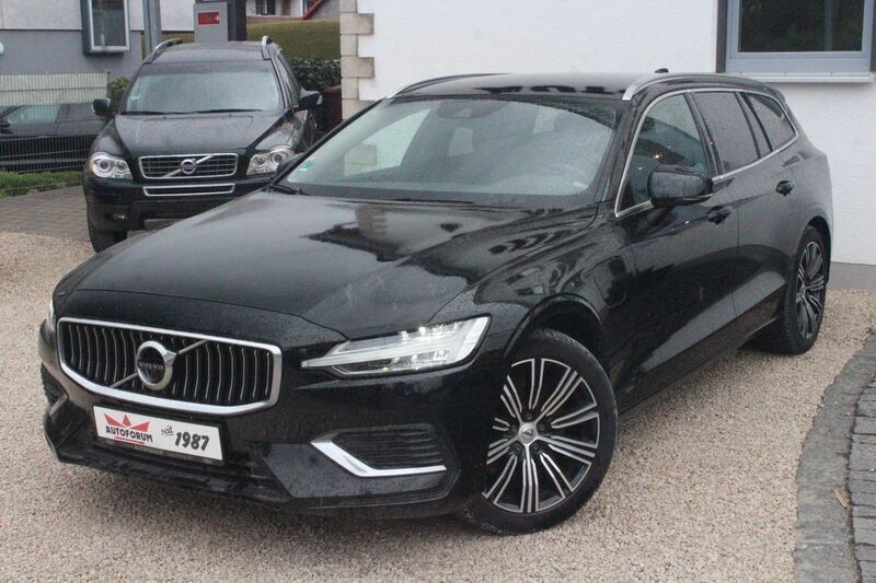 Black solid stone / solid Gebraucht 2022 Volvo V60 Inscription Kombi | 23.900 € (Superpreis) - Bild 1/4
