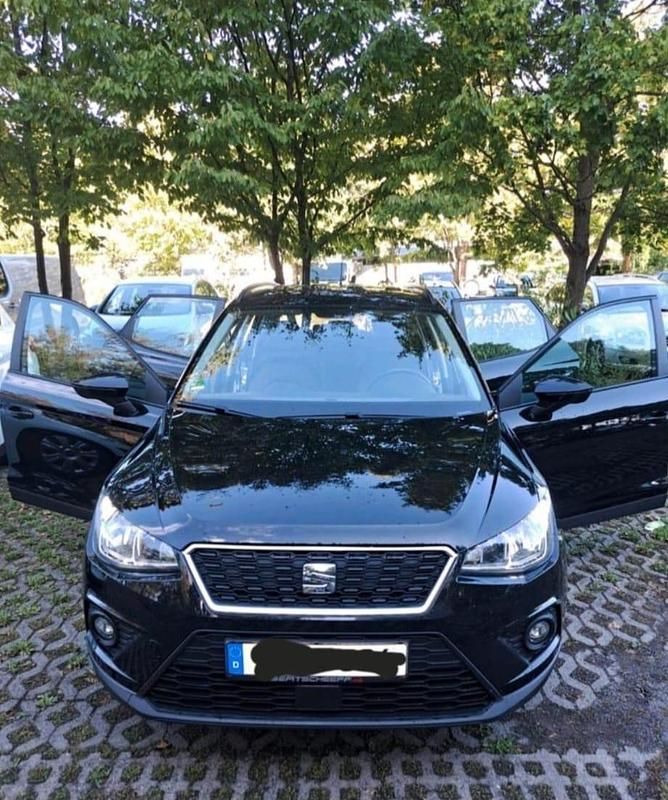 Schwarz Gebraucht 2018 Seat Arona SUV | 12.500 € (Guter Preis) - Bild 1/4