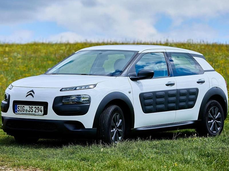 Weiß Gebraucht 2018 Citroën C4 Cactus PureTech Kleinwagen | 10.200 € (Fairer Preis) - Bild 1/4