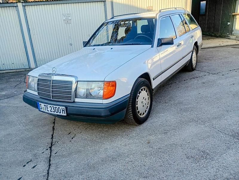 Gebraucht Mercedes E230 132 PS (97 kW) 1988 Weiß Limousine