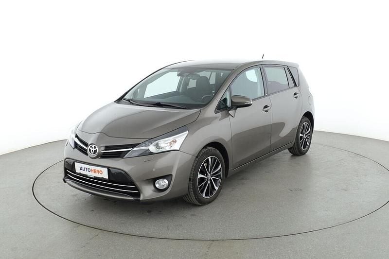 Grau Gebraucht 2017 Toyota Verso Edition-S Van / Kleinbus | 15.130 € (Fairer Preis) - Bild 1/3