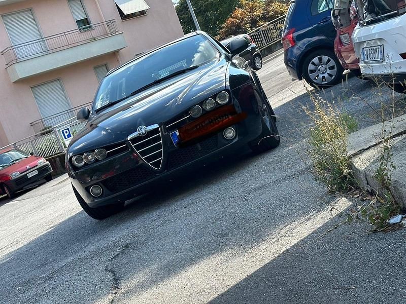 Schwarz Gebraucht 2006 Alfa Romeo 159 Distinctive Kombi | 2.600 € (Teuer) - Bild 1/4