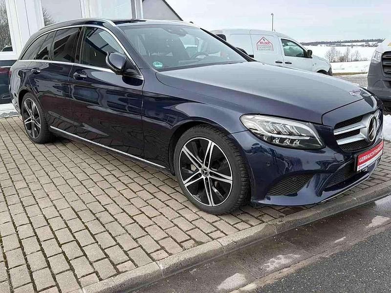 Gebraucht Mercedes C300 Avantgarde 245 PS (180 kW) 2018 Cavansitblau  metalliclack Kombi