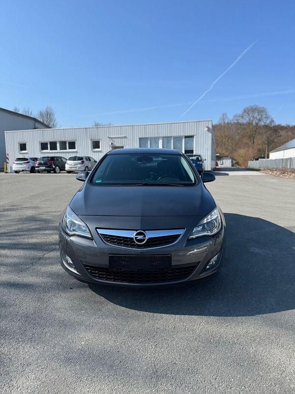Gebraucht Opel Astra Cosmo 116 PS (85 kW) 2010 Grau Kleinwagen