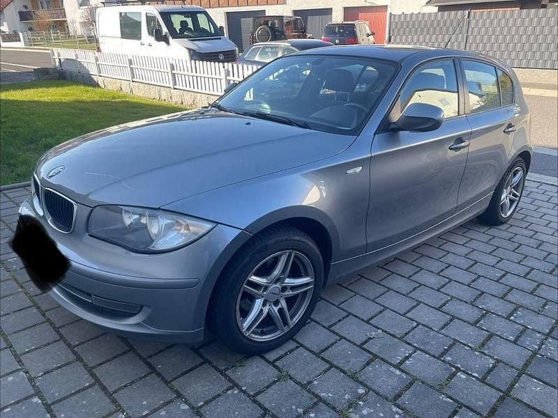 Second-hand BMW 116 122 CP (89 kW) 2009 Argintiu Hatchback