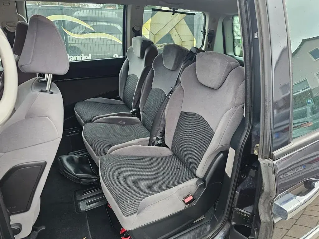 Używany Citroën C8 Tendance 170 KM (125 kW) 2009 Czarny Minivan