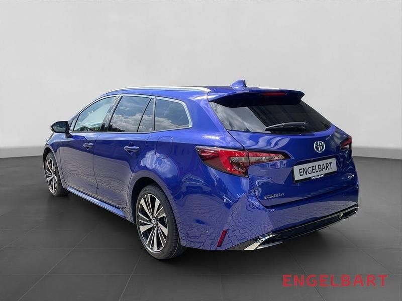 Neu Toyota Corolla 140 PS (102 kW) 2025 Schwarz Limousine