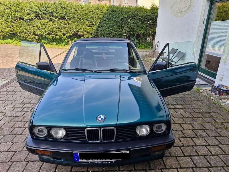 Grün Gebraucht 1992 BMW 318 Cabriolet Cabrio | 10.318 € - Bild 1/4