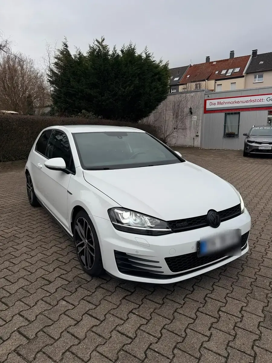 Używany VW Golf GTD 184 KM (135 kW) 2015 Biały Coupe