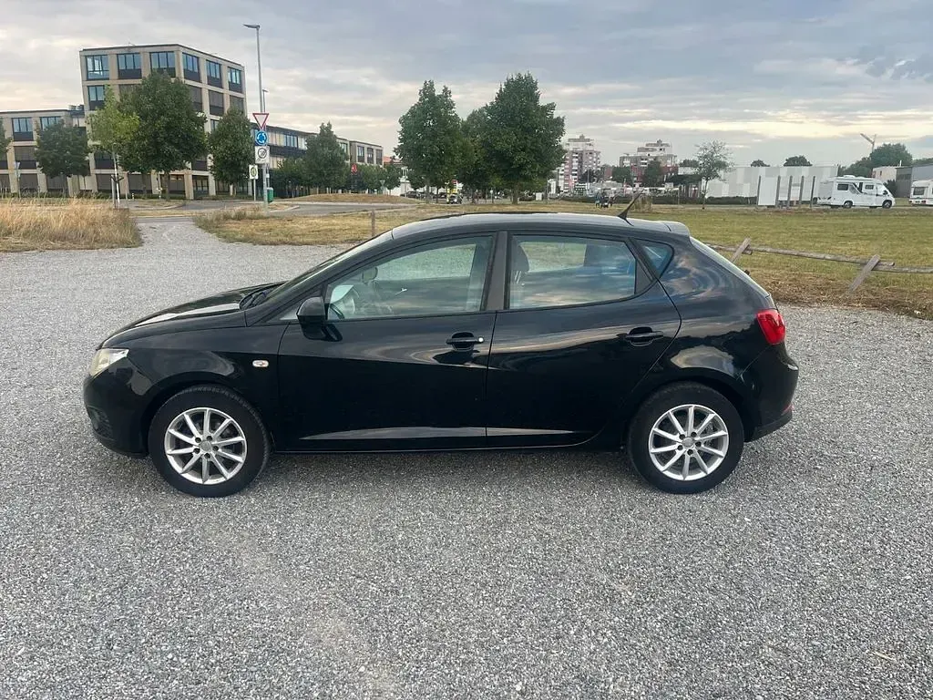 Gebraucht Seat Ibiza 69 PS (50 kW) 2012 Schwarz Limousine