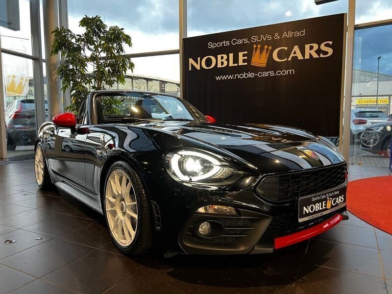 Metallic (metallic) Gebraucht 2018 Abarth 124 Spider Cabrio | 30.490 € (Fairer Preis) - Bild 1/4