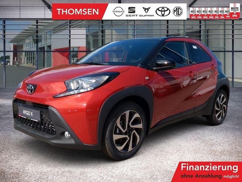 Chilli red/black Neu 2025 Toyota Aygo Kleinwagen | 20.990 € - Bild 1/3