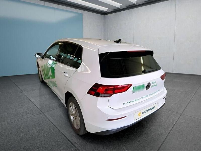 Gebraucht VW Golf VIII 116 PS (85 kW) 2022 Weiß Kleinwagen