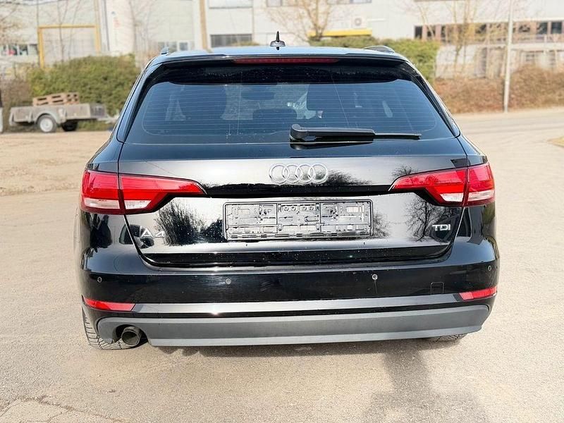 Gebraucht Audi A4 Basis 150 PS (110 kW) 2017 Schwarz Kombi