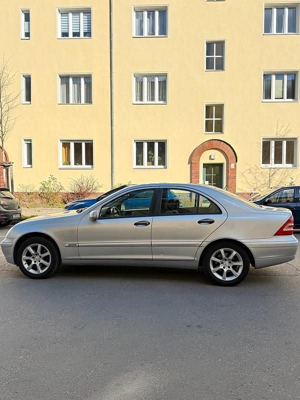 Gebraucht Mercedes C200 170 PS (125 kW) 2000 Silber Limousine