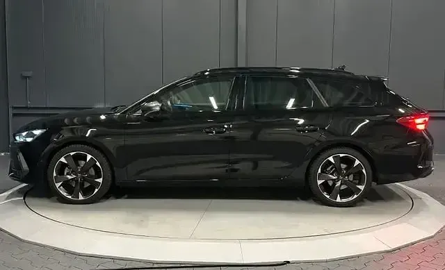 Gebraucht Cupra Leon 150 PS (110 kW) 2024 Mitternachtsschwarz Kombi