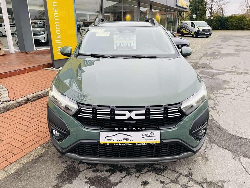 Neu Dacia Sandero Expression 91 PS (66 kW) 2025 Staubgrau Kleinwagen