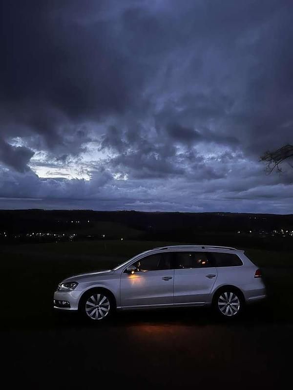 Gebraucht VW Passat Highline 140 PS (102 kW) 2012 Grau Kombi