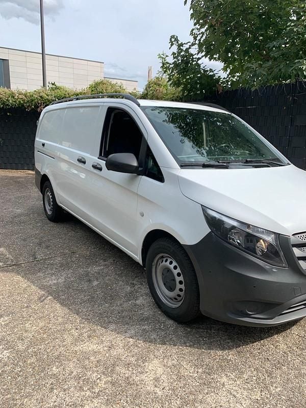 Weiß Gebraucht 2018 Mercedes Vito Van / Kleinbus | 11.000 € (Superpreis) - Bild 1/4