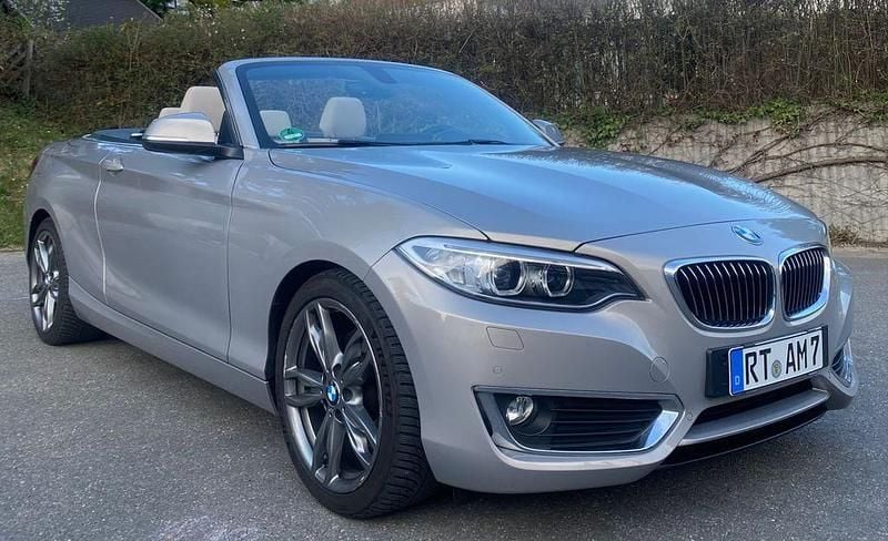 Beige Gebraucht 2015 BMW 220 Luxury Line Cabrio | 16.299 € (Fairer Preis) - Bild 1/4