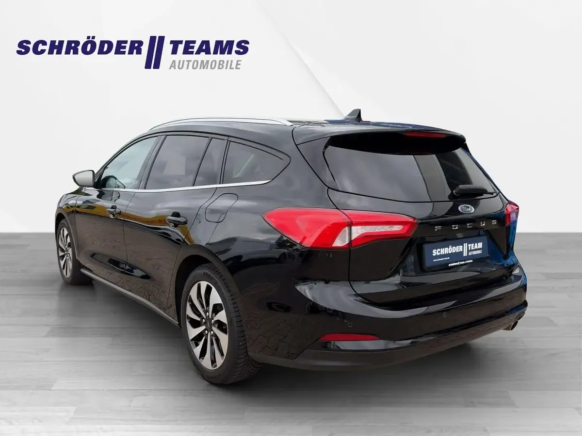 Gebraucht Ford Focus Cool & Connect 125 PS (91 kW) 2020 Schwarz Kombi