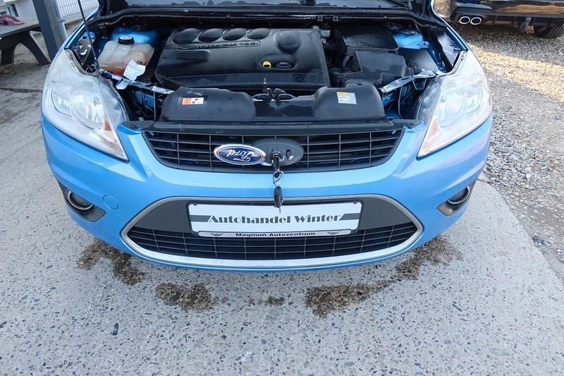 Gebraucht Ford Focus Ghia 136 PS (100 kW) 2010 Blau Kombi