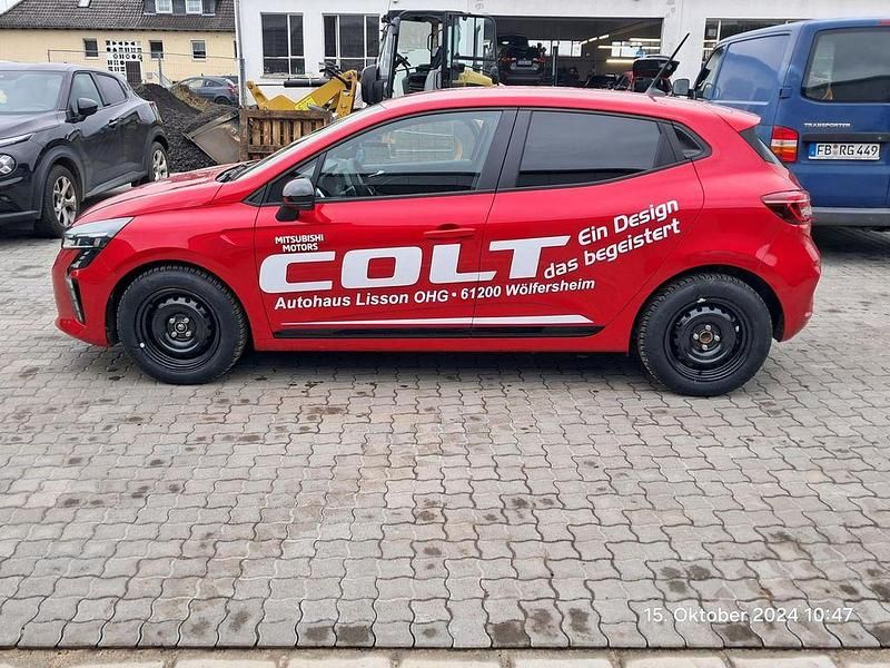 Gebraucht Mitsubishi Colt Plus 91 PS (66 kW) 2024 Rot Limousine