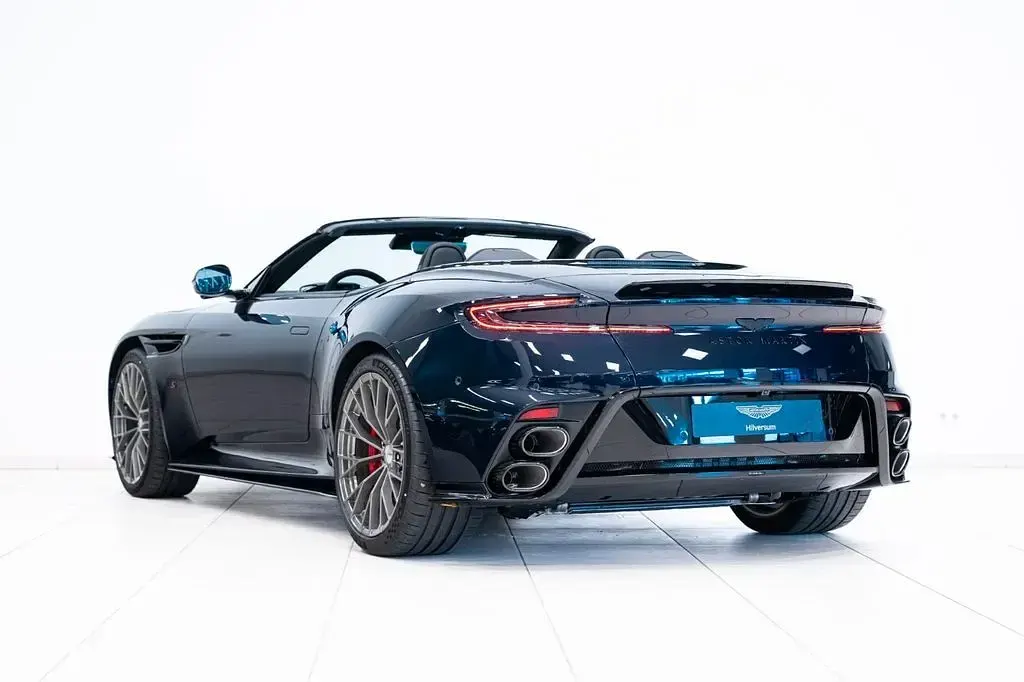 Neu Aston Martin DB12 700 PS (514 kW) 2026 Blau
