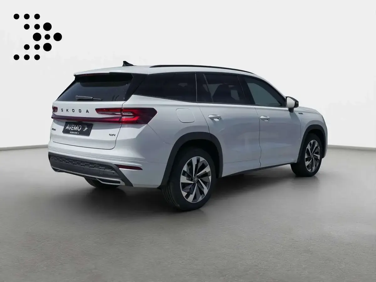 Neu Skoda Kodiaq SportLine 193 PS (141 kW) 2026 Moonweiss metallic SUV
