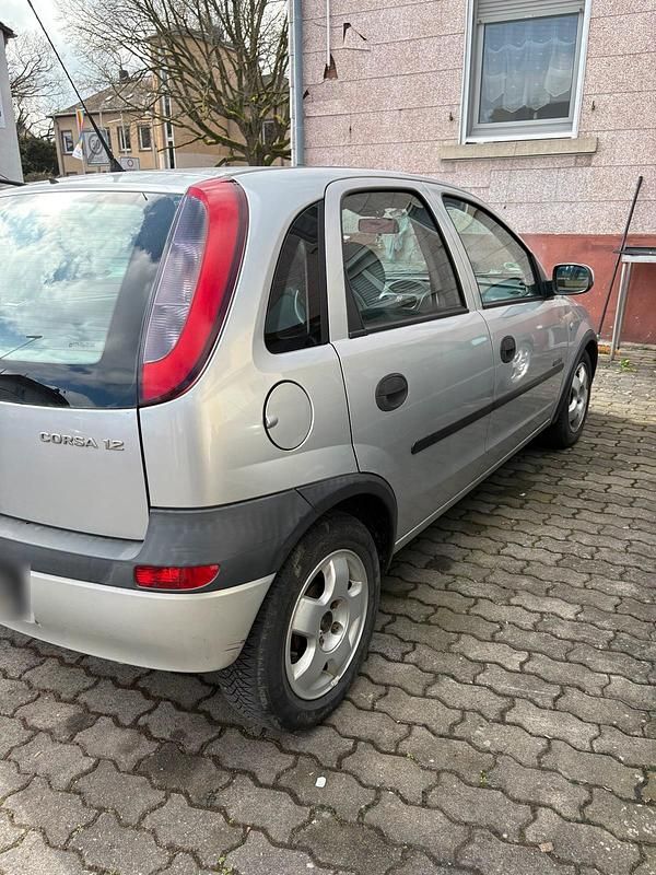 Gebraucht Opel Corsa 75 PS (55 kW) 2001 Silber Kleinwagen