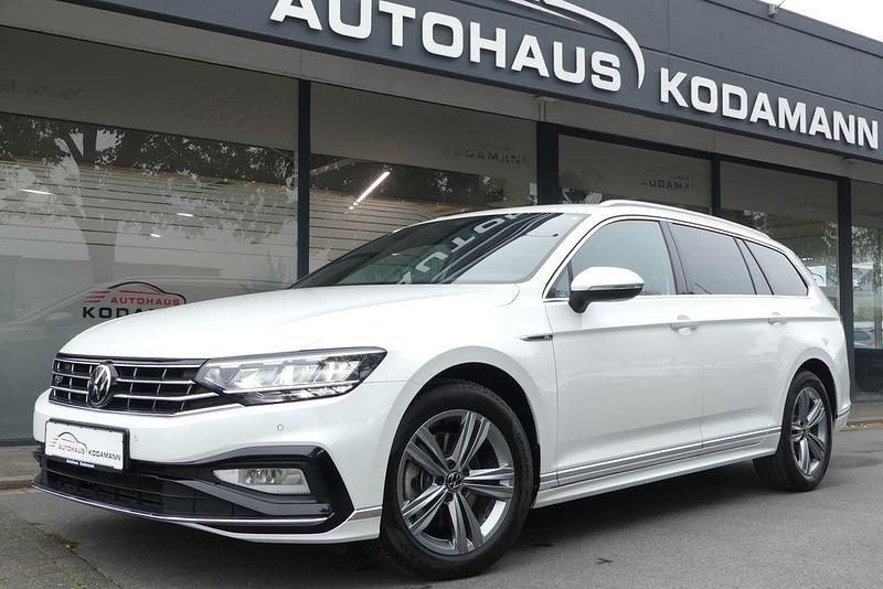 Weiß Gebraucht 2021 VW Passat Sportline Kombi | 26.440 € (Fairer Preis) - Bild 1/4