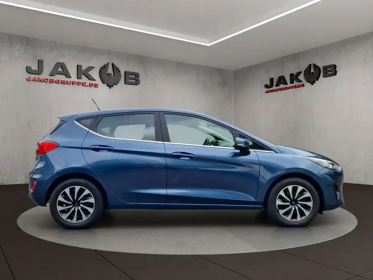Gebraucht Ford Fiesta Titanium 125 PS (91 kW) 2023 Chrome blue Kleinwagen