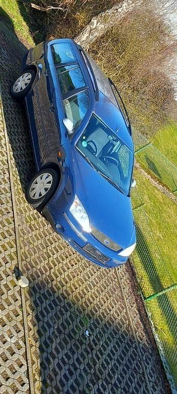 Gebraucht Ford Mondeo Trend 110 PS (80 kW) 2001 Grau Kombi