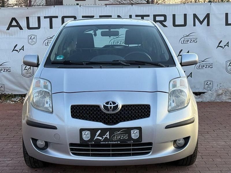 Gebraucht Toyota Yaris Sol 69 PS (50 kW) 2007 Silber Kleinwagen