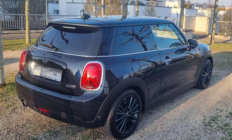 Gebraucht Mini Cooper 136 PS (100 kW) 2020 Schwarz Kleinwagen