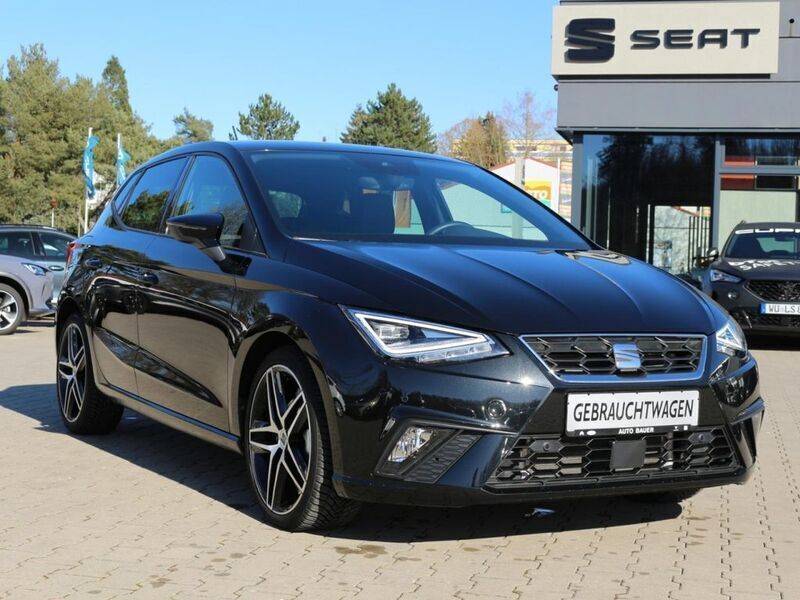 Mitternachtsschwarz Gebraucht 2023 Seat Ibiza FR Limousine | 20.960 € (Fairer Preis) - Bild 1/4