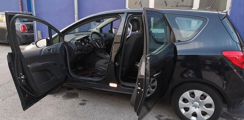 Gebraucht Opel Meriva 101 PS (74 kW) 2011 Schwarz Van / Kleinbus