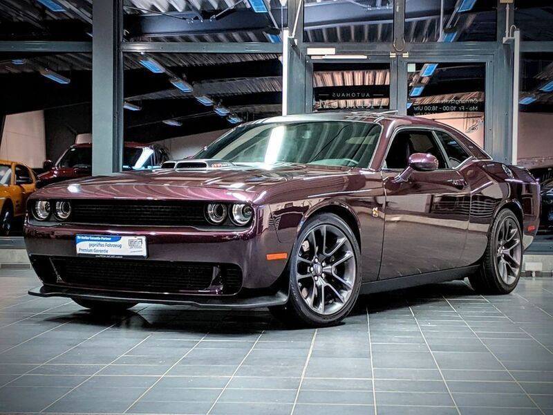 Violett Gebraucht 2020 Dodge Challenger Coupé | 40.987 € (Guter Preis) - Bild 1/4