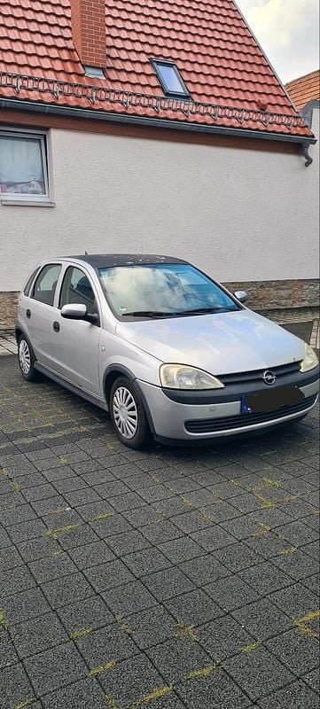 Silber Gebraucht 2002 Opel Corsa Kleinwagen | 400 € (Superpreis) - Bild 1/4